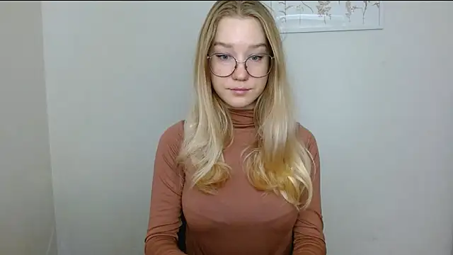 cindi hot online show from October 4, 9:26 am