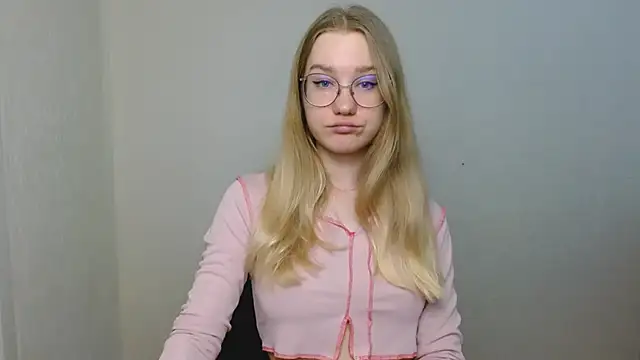 cindi hot online show from February 18, 2:27 pm