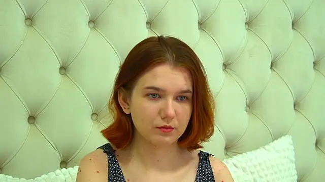 LessySmith online show from February 8, 4:22 pm