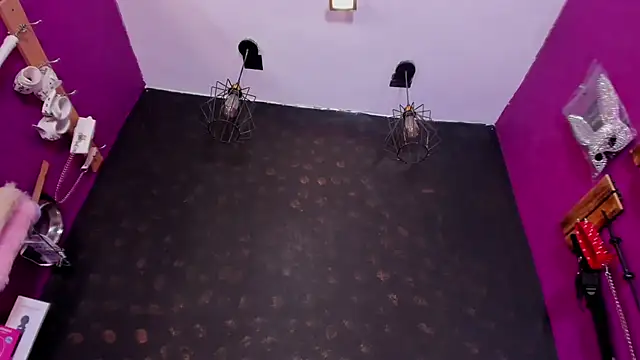 Alexa Slave online show from October 30, 7:15 pm