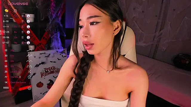 sensualily online show from October 28, 1:39 pm