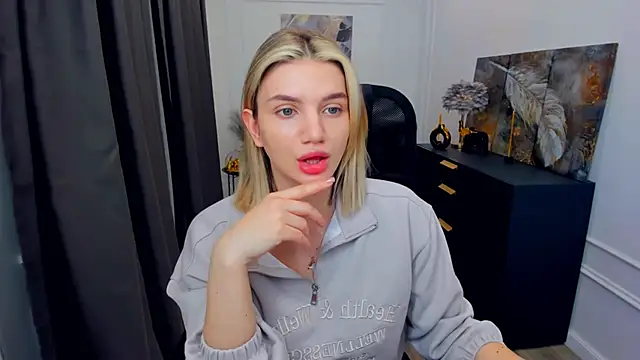 SelenaeMoore online show from April 21, 3:46 am