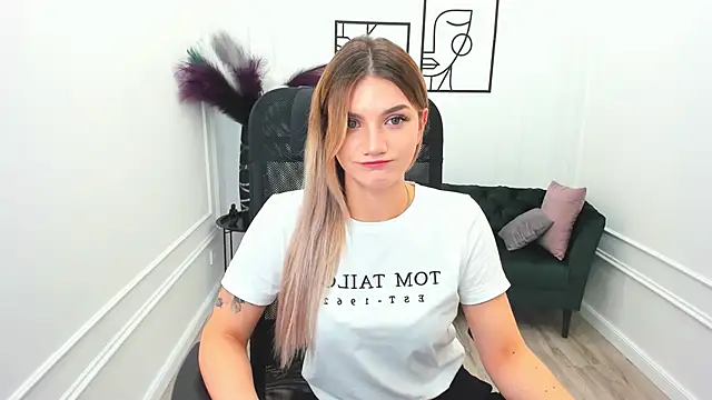 SelenaeMoore online show from September 28, 8:14 pm