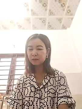 Sexy-ladyboobs20 online show from November 3, 1:20 am