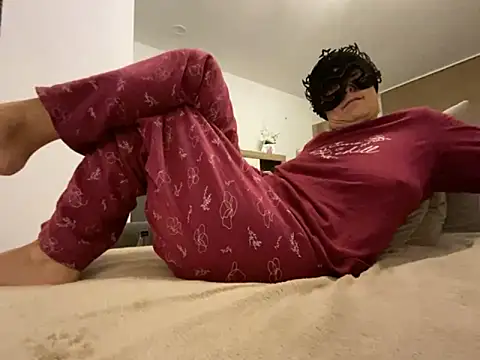 Marilou1983 online show from April 13, 8:42 pm