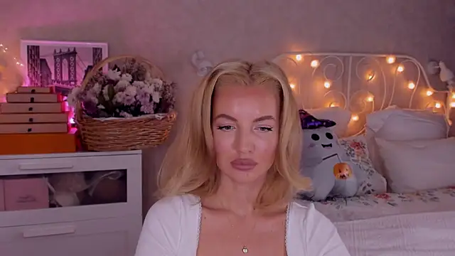 aestetick online show from October 22, 5:01 am