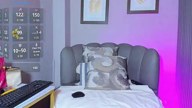 Nahiajhonson  online show from October 30, 1:34 pm