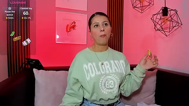 Nahiajhonson  online show from February 16, 11:54 am