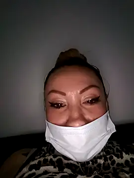 coral smitth online show from November 9, 1:11 am