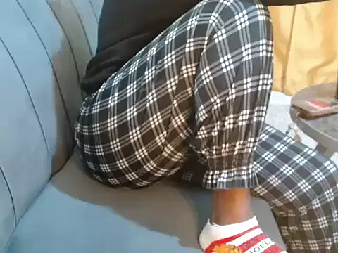 leslysexygirl online show from November 30, 5:00 am