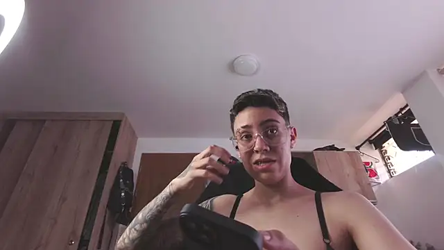 Cutie Shy  online show from March 20, 6:13 pm