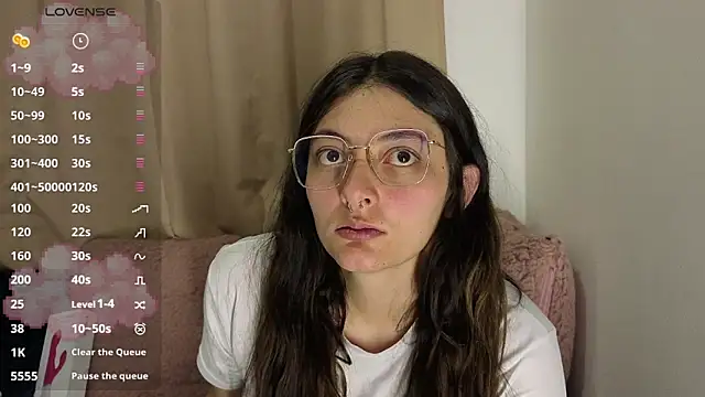 lessliee22  online show from April 26, 6:55 am