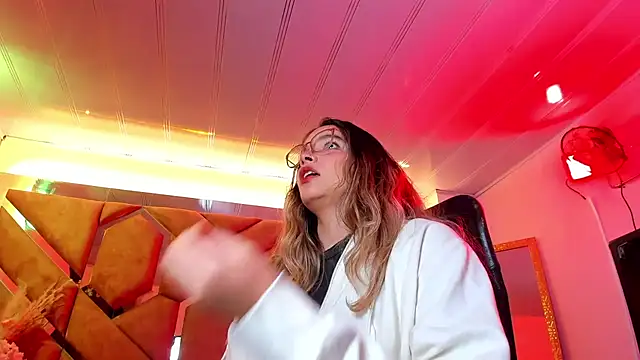 Olivia Fox69 online show from July 18, 3:10 am