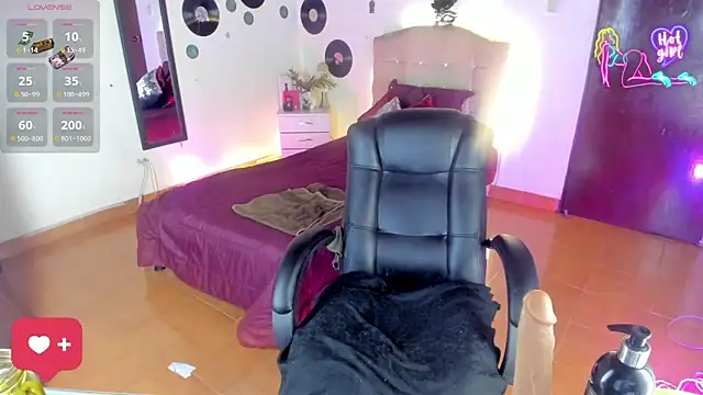 vampirellaa crazy  online show from May 24, 12:53 am