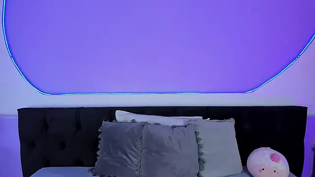 Julieta Cortes   online show from October 14, 12:41 pm