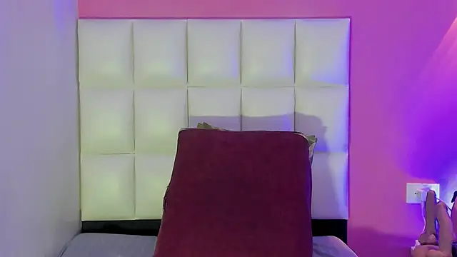 Alanna hot3 online show from April 14, 8:20 pm