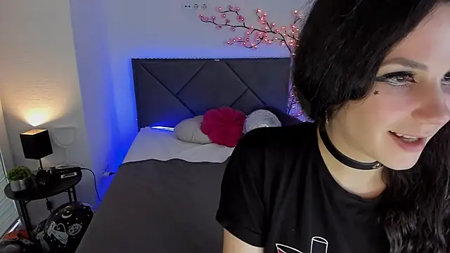 CassieEvans online show from November 7, 6:30 am