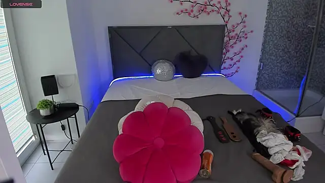 CassieEvans online show from October 7, 5:34 am