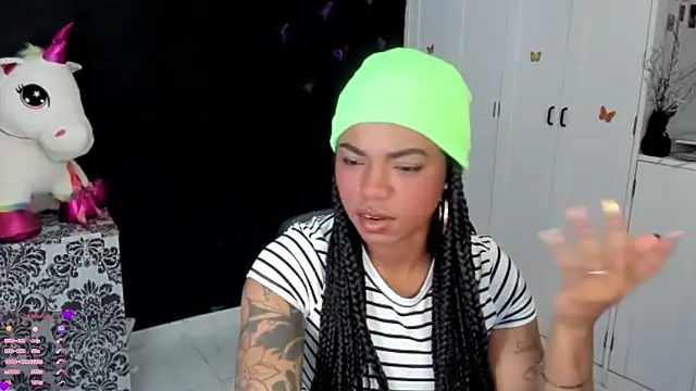 Marce 22 online show from November 6, 3:45 am