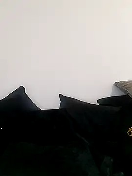 Cinderella Jewels  online show from November 2, 1:31 am