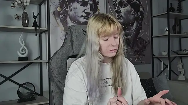 LexiWenford online show from June 9, 3:39 am