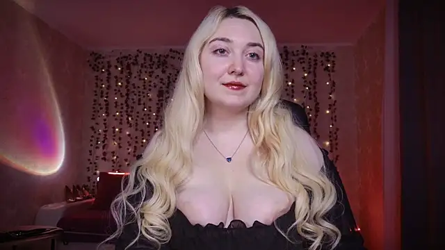Snapshot of AllisonBlack_ chatting on October 11, 12:37 am AllisonBlack online show from October 11, 12:37 am
