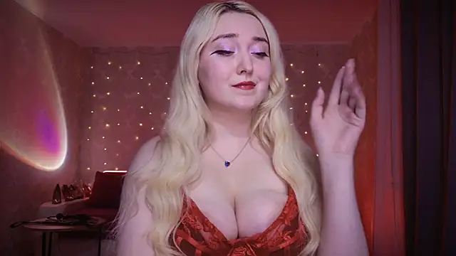 Snapshot of AllisonBlack_ chatting on September 27, 8:16 pm AllisonBlack online show from September 27, 8:16 pm