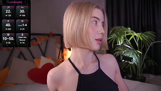 LindaThacker online show from November 28, 4:37 am