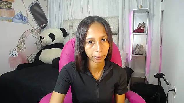 EMMA SWEETT1 online show from November 25, 6:31 pm