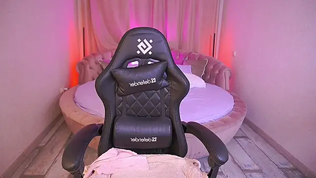 KiraCandyS online show from September 28, 10:48 pm