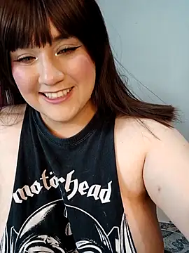 ItsNaiixa online show from April 10, 1:44 am