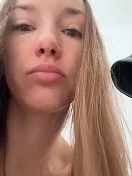 KateRedgar online show from April 9, 8:31 am