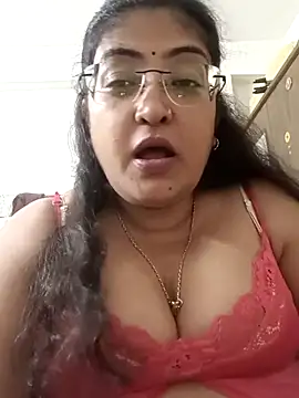 Snapshot of LAVERNIYA_ chatting on September 10, 1:00 pm LAVERNIYA online show from September 10, 1:00 pm