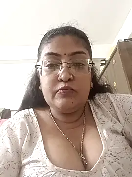 Snapshot of LAVERNIYA_ chatting on September 9, 12:49 pm LAVERNIYA online show from September 9, 12:49 pm