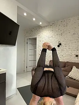 Charming Daphny online show from November 15, 6:36 am