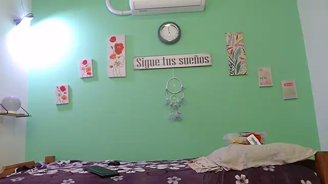 alisontitsmilk19 online show from September 20, 1:49 am