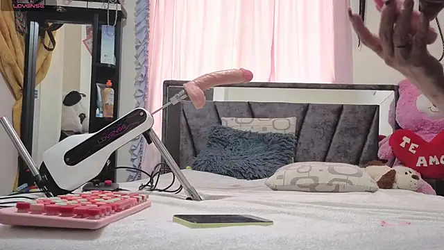 Hotsamantamature online show from October 27, 9:20 pm