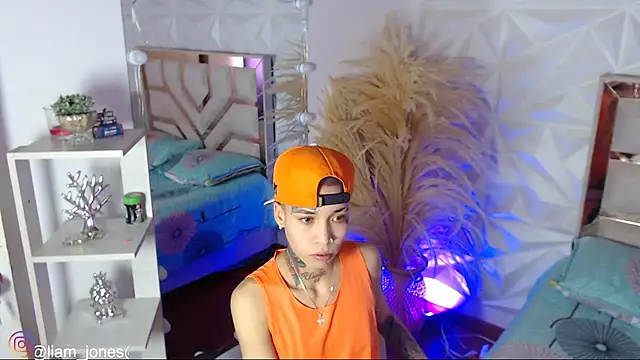 Jonesliam23 online show from February 23, 7:24 pm