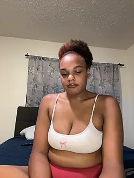 triplethreat333 online show from June 16, 4:02 am