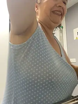 Sweeetness Milf online show from November 21, 11:51 pm