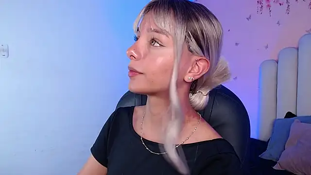 peyton golden1 online show from October 2, 4:06 am