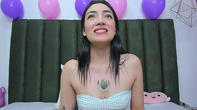 Snapshot of ThailyCherry chatting on October 16, 8:11 pm ThailyCherry online show from October 16, 8:11 pm