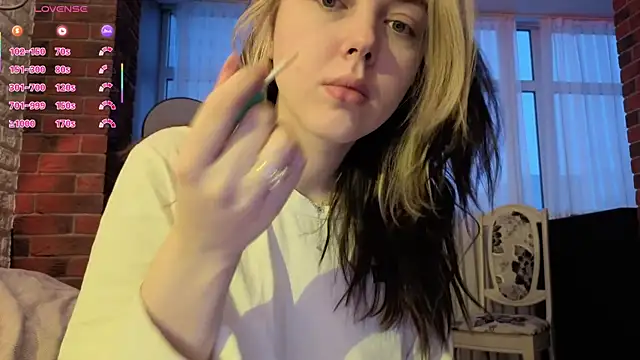 Vanessa Walters online show from February 13, 3:19 am