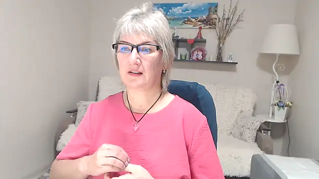 Snapshot of FleurMays chatting on October 15, 6:05 am FleurMays online show from October 15, 6:05 am