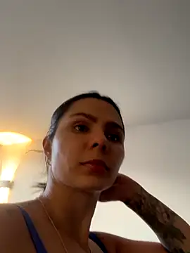 Snapshot of SofiaG_ chatting on September 15, 10:39 pm SofiaG online show from September 15, 10:39 pm