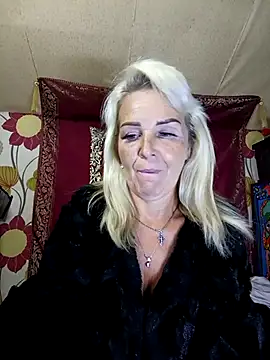 CassandraSandra44 online show from October 21, 5:17 pm