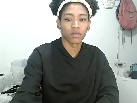 Snapshot of miriam775 chatting on October 1, 10:53 am miriam775 online show from October 1, 10:53 am