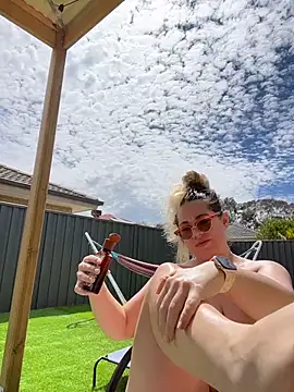 Snapshot of brooklynivy chatting on November 2, 3:21 am brooklynivy online show from November 2, 3:21 am