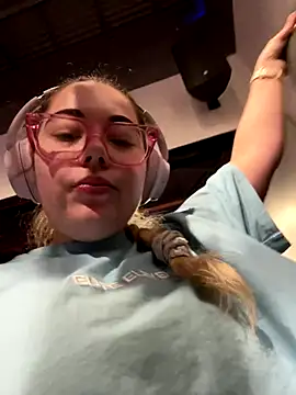 Snapshot of brooklynivy chatting on September 19, 9:41 am brooklynivy online show from September 19, 9:41 am