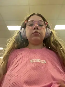 brooklynivy online show from November 18, 7:53 am